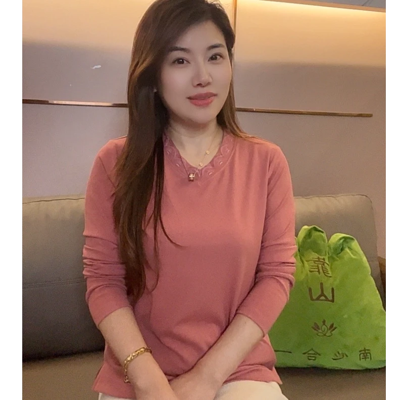 【肌底棉---春意盎然】春季新款设计感刺绣V领长袖T恤256602