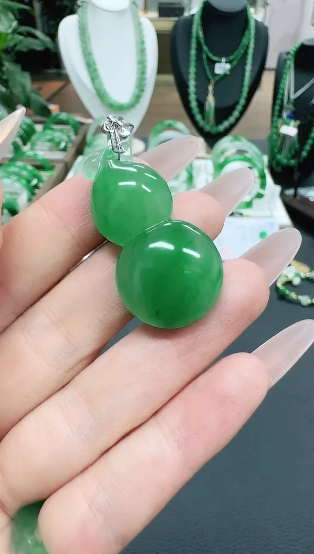 未镶嵌1石英质玉（非洲翠）/3232