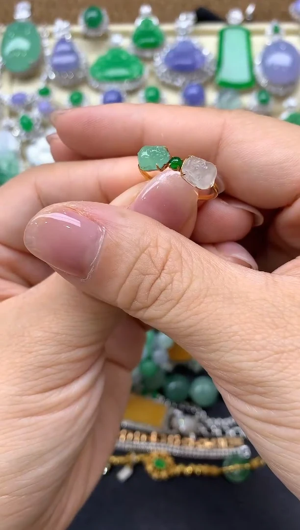 【闪购商品】翡翠戒指18K金镶嵌81中国好珍宝