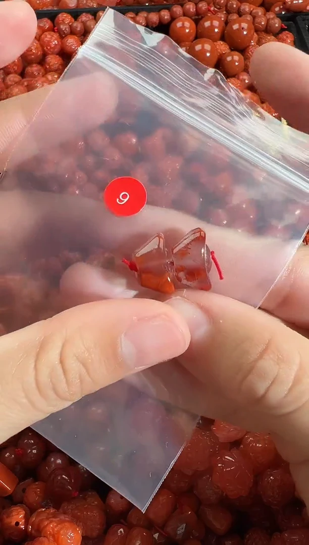 颈饰未镶嵌南红玛瑙1