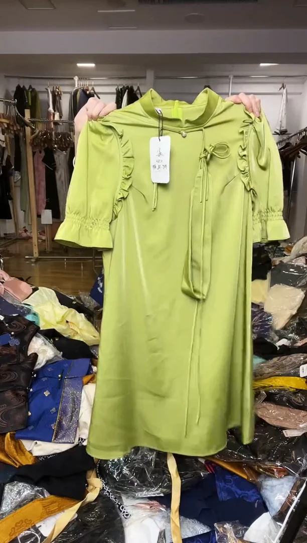 连衣裙       M码       80-105斤