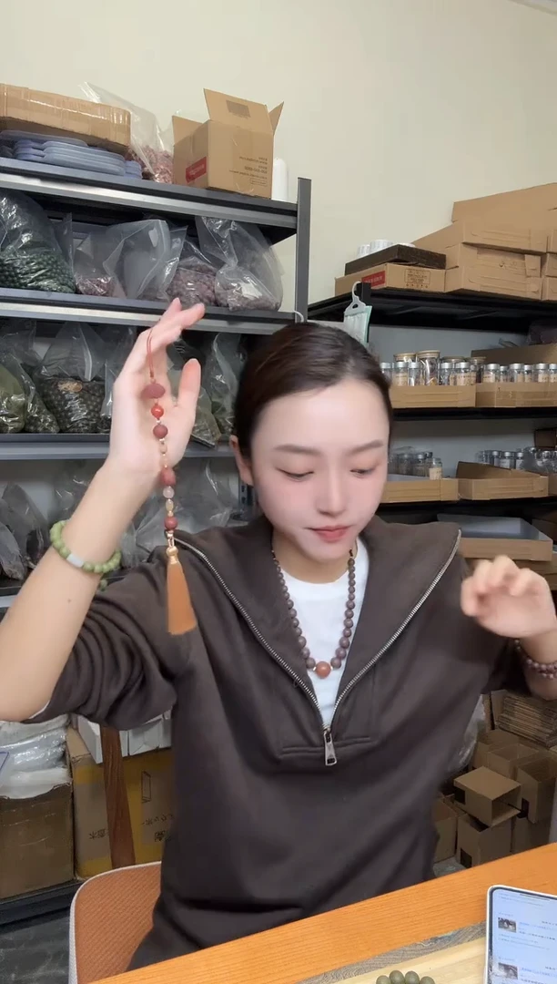 泥塑红麝息肌压巾合香牌