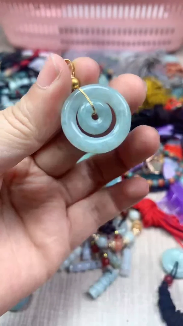 翡翠未镶嵌颈饰天然缅甸A货翡翠