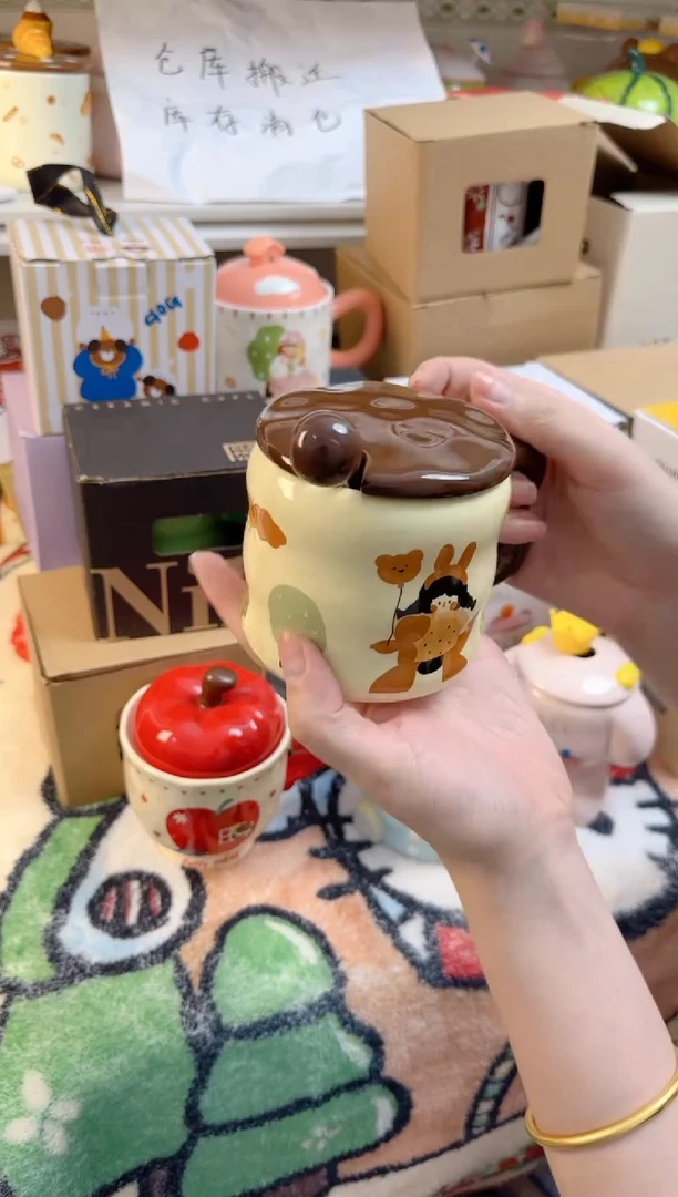 陶瓷盖子款小女孩杯子