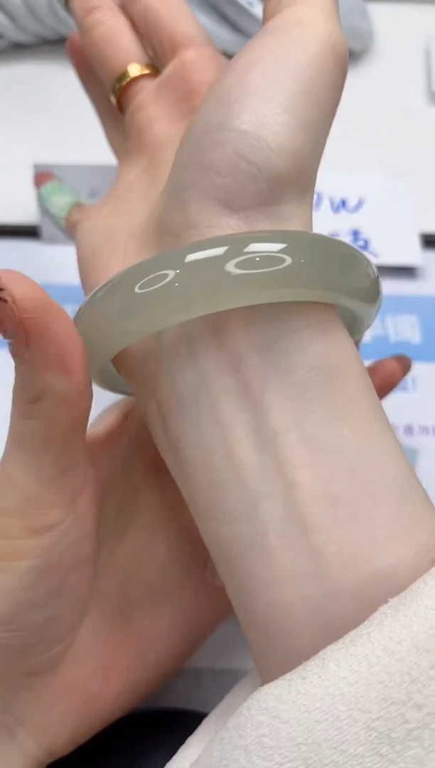 未镶嵌手镯石英质玉V276-60.7