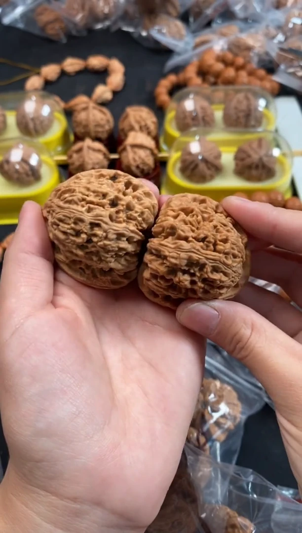 文玩核桃把件三角疆44尺X234