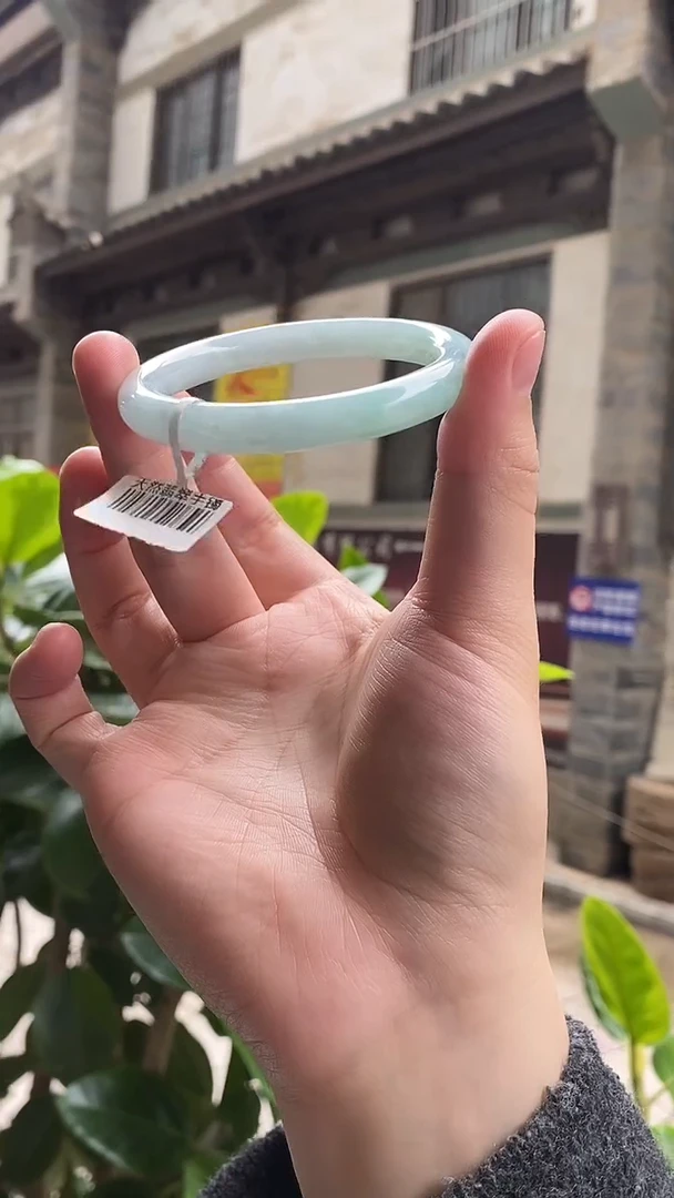 翡翠手镯（圆镯）未镶嵌56圆条