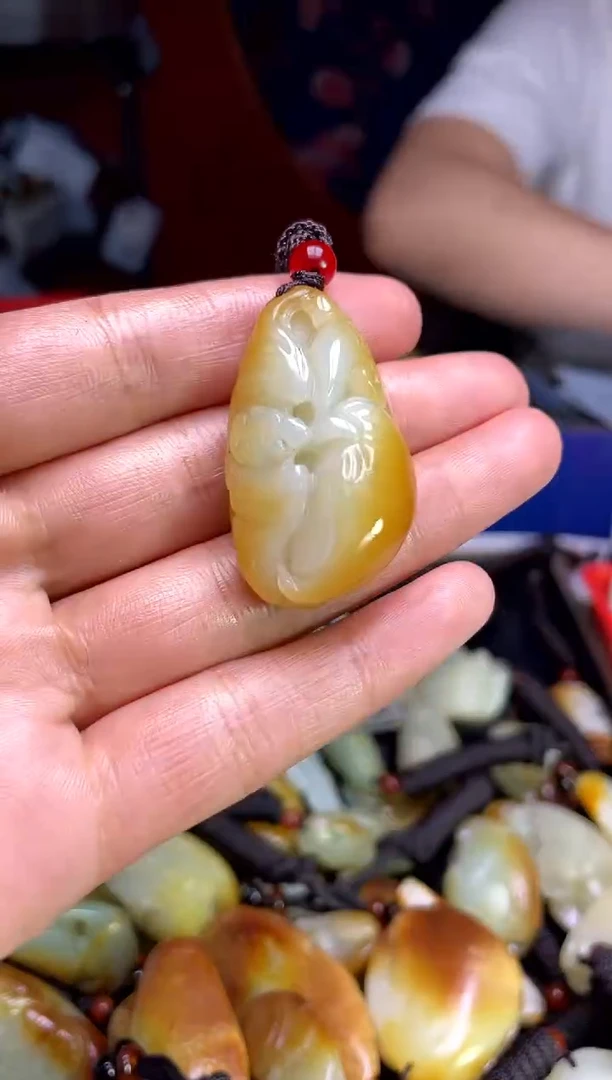 和田玉未镶嵌颈饰0
