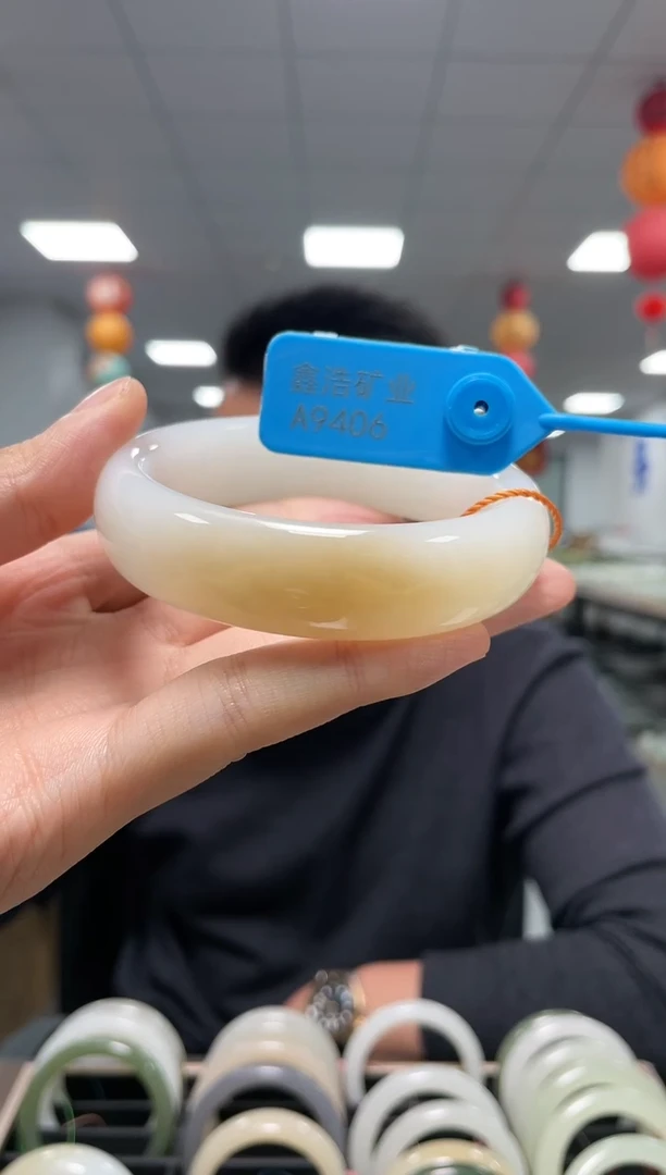 未镶嵌手镯和田玉圈口59  A9406  高品且末糖手镯一条