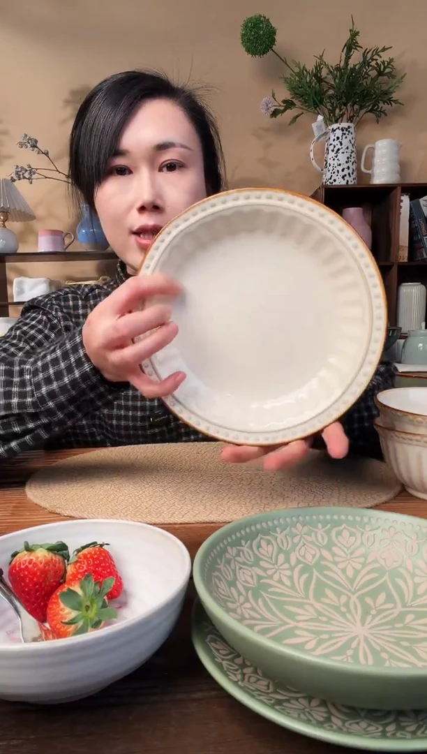 8.2英寸做旧浮雕深盘微瑕