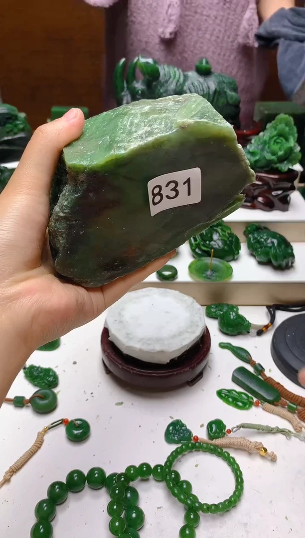 未镶嵌和田玉（碧玉）珠宝半成品1