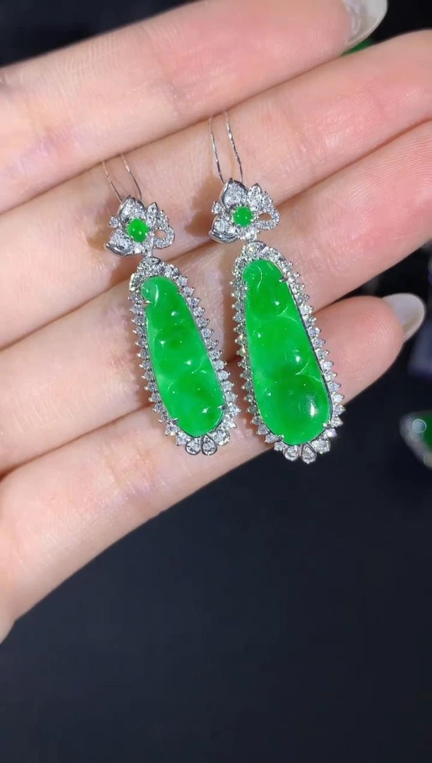 【云中意】-18K金翡翠豆子吊坠 - 多样性发货一件 zgm