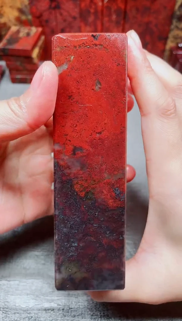 玉桂林鸡血玉素章黑底红3