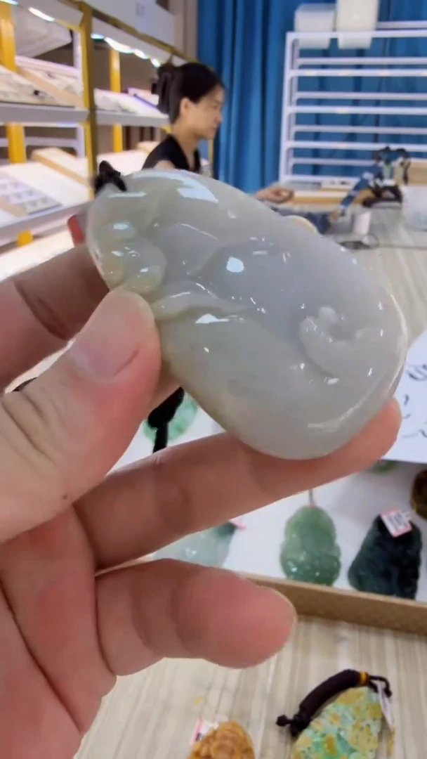 翡翠未镶嵌吊坠(不含链)5