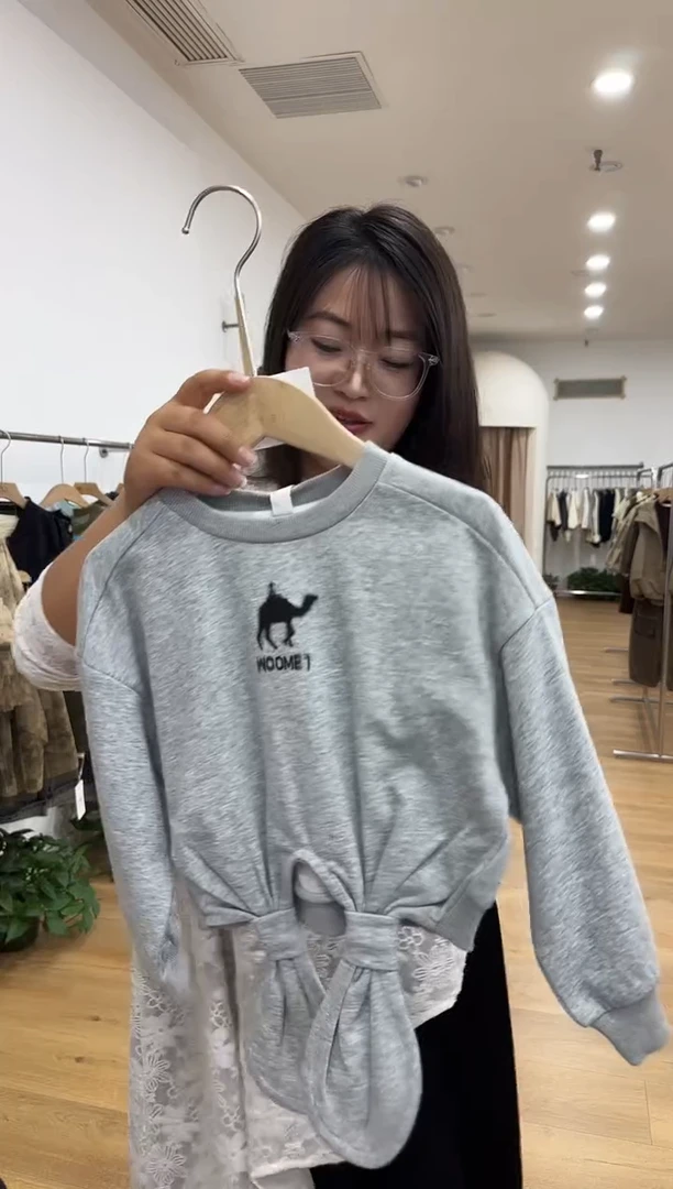 202女宝卫衣90码