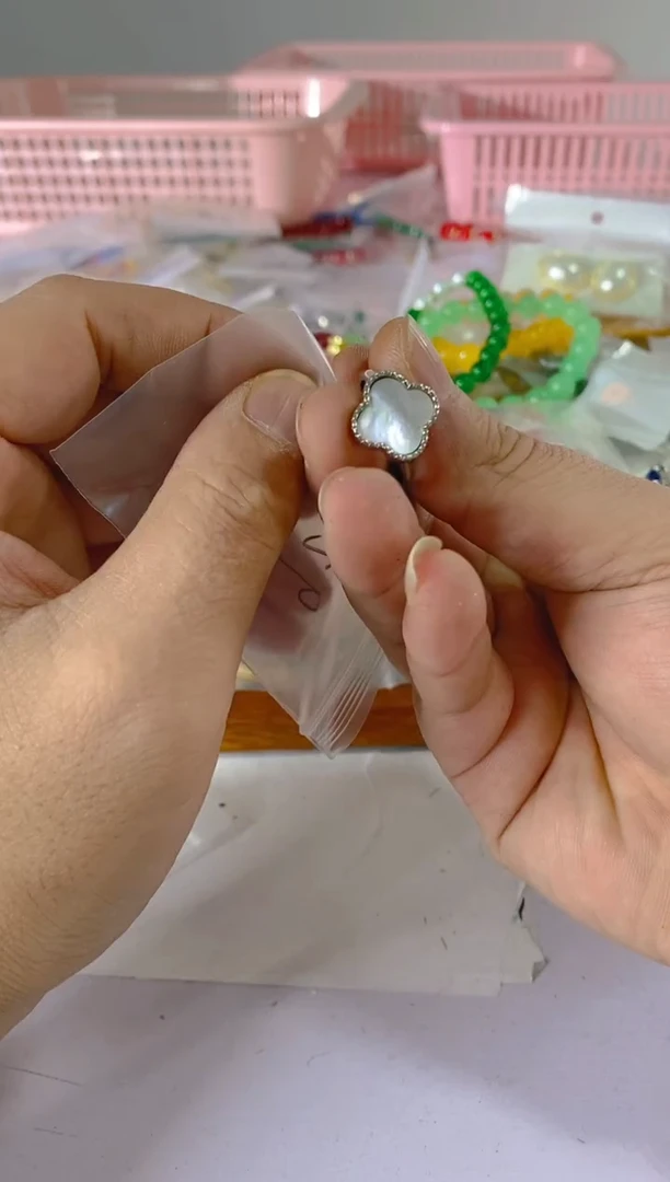 【闪购商品】水晶颈饰银S925镶嵌926红宝，蓝宝，多样性发一件赠链