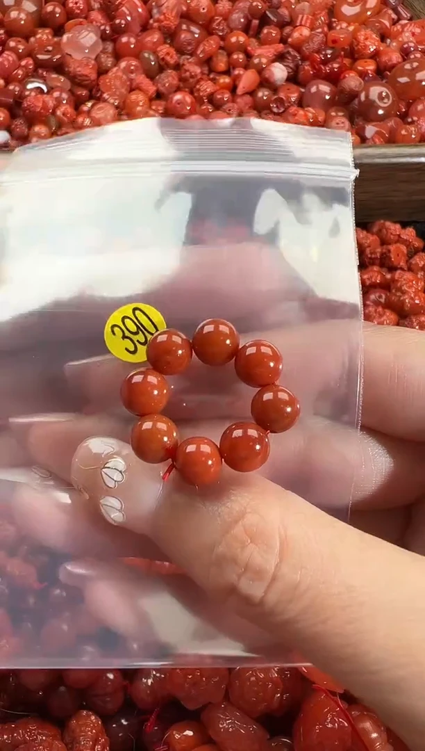 颈饰未镶嵌南红玛瑙1