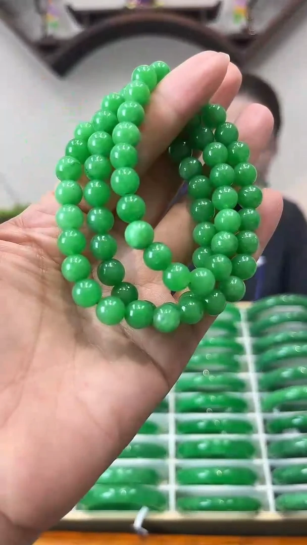 【闪购商品】翡翠颈饰未镶嵌闪71 辣阳绿项链