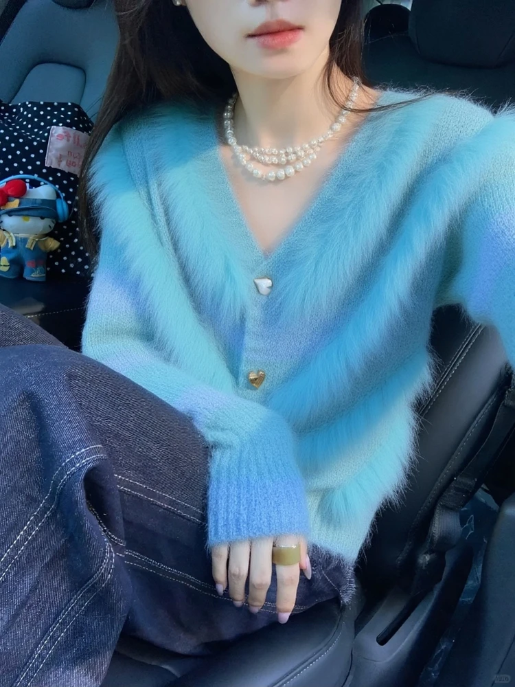 今年流行爆款巨好看上衣小众不撞款蓝色V领毛衣针织开衫女2025冬