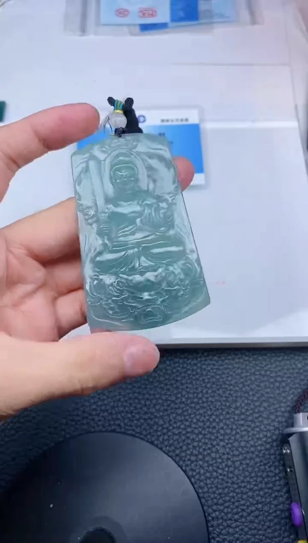 颈饰未镶嵌翡翠