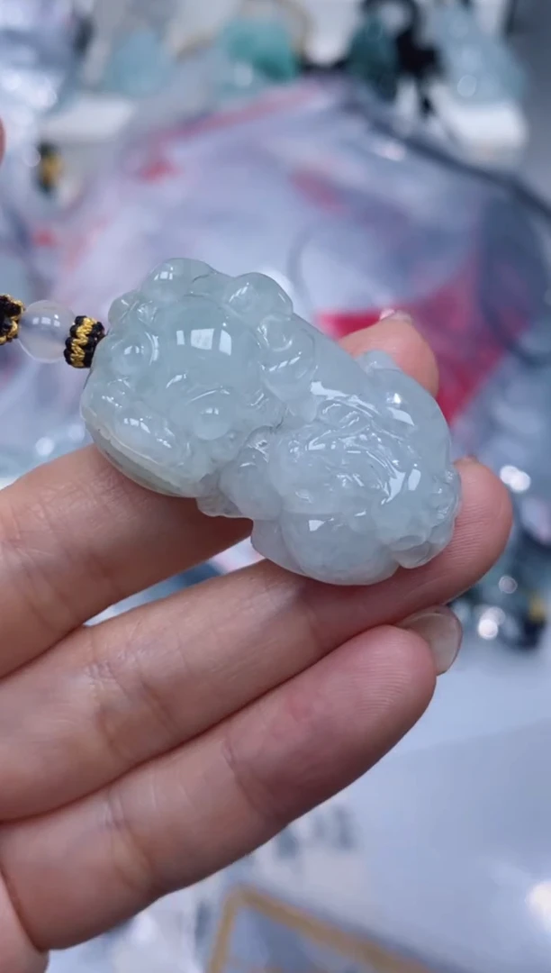 颈饰未镶嵌翡翠吊坠