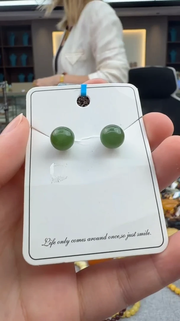 未镶嵌和田玉耳饰290秒拍号 假一罚三