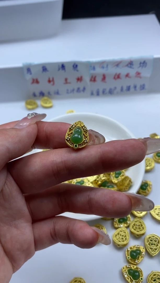 和田玉银S800镶嵌颈饰x1114碧*玉镂空葫芦*2