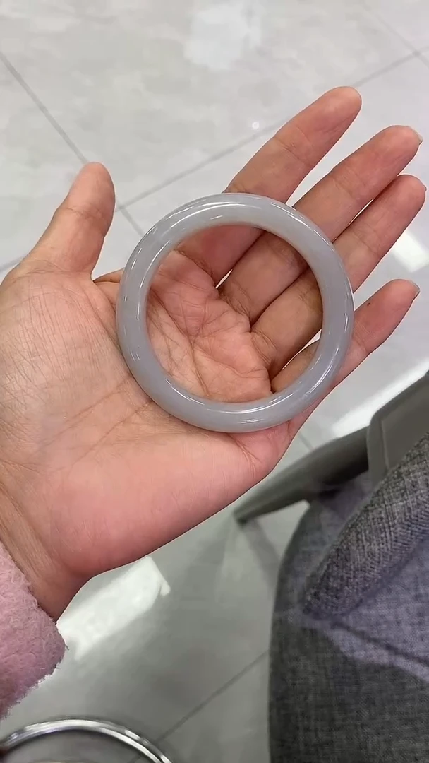 未镶嵌手镯和田玉w****0和田玉手镯53mm