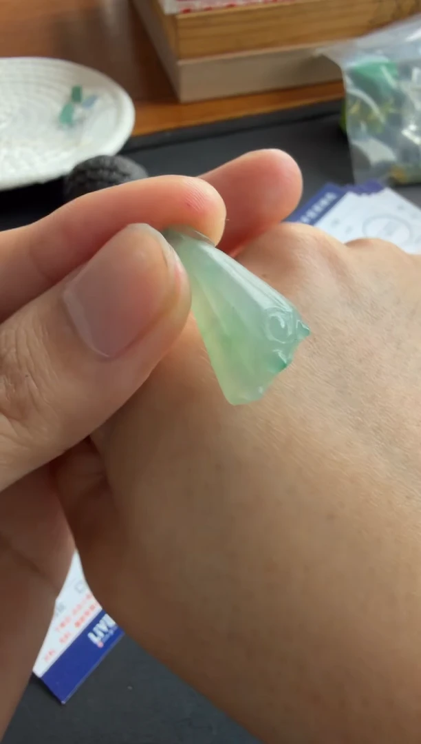 未镶嵌定制翡翠莲蓬