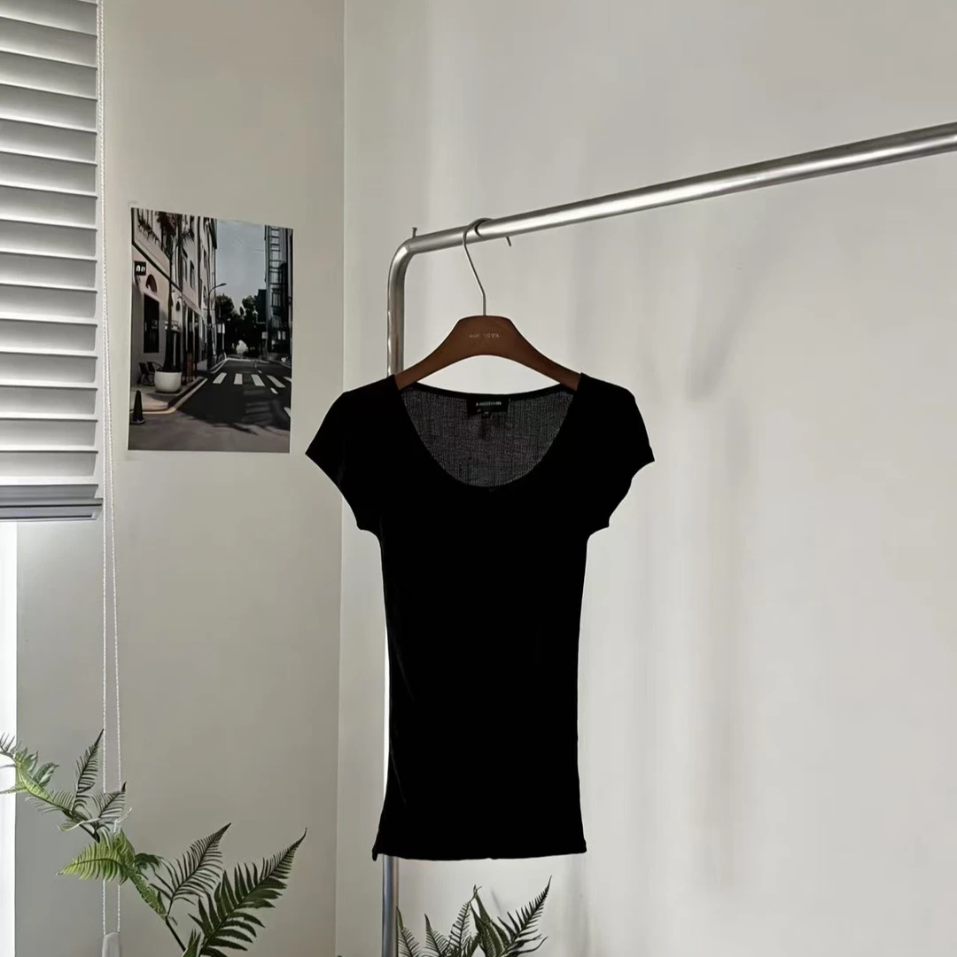 黑色薄款羊毛针织T恤2512141944