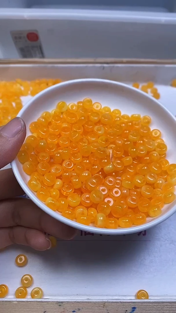 裸石蜜蜡未镶嵌D707 鸡油黄蜜蜡4*7mm20个7.8元