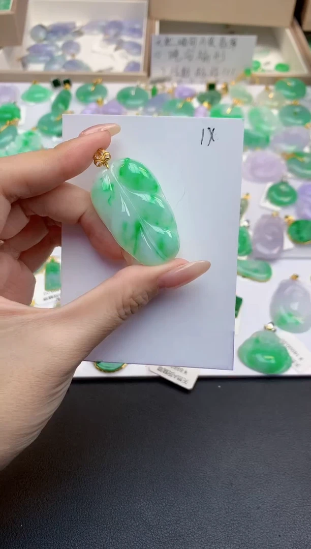 颈饰18K金镶嵌翡翠天然缅甸A货翡翠