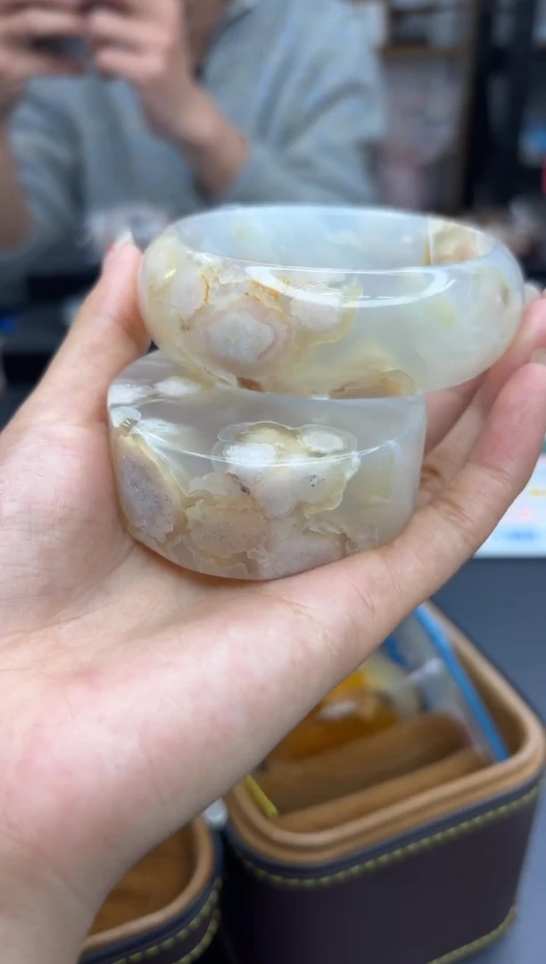 【闪购商品】石英质玉手镯未镶嵌A88(60圈赠送镯心)