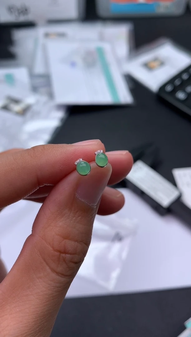 18K金镶嵌挂件翡翠俄***娃模式推广期48小时鉴赏期