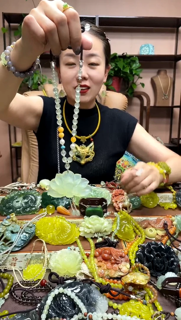 未镶嵌岫玉吊坠·