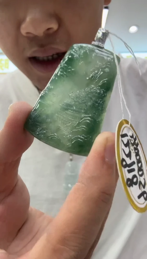 颈饰18K金镶嵌翡翠s****a天然翡翠A货孤品一件