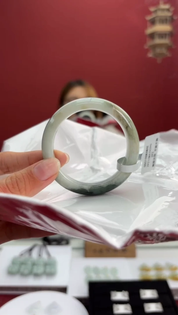 翡翠手镯未镶嵌1手镯