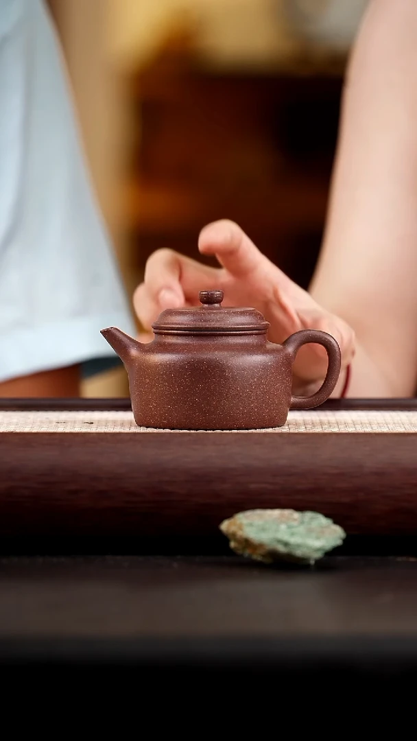 茶壶紫砂梨皮紫剑流德钟