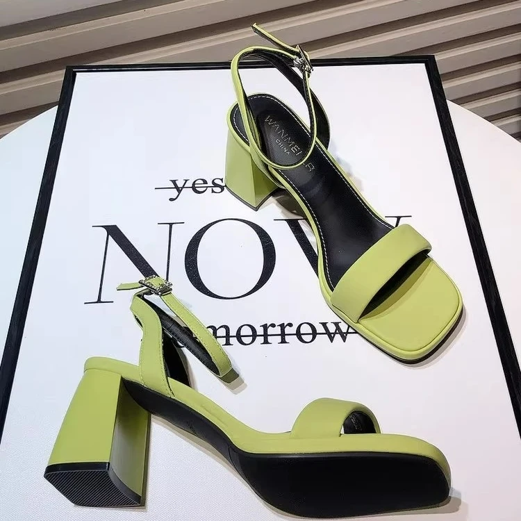 SIJIERUI粗跟凉鞋女2025年夏季厚底百搭一字扣带方头露趾高跟鞋女