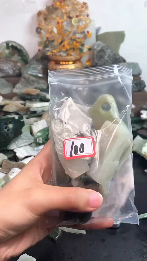 未镶嵌和田玉摆件100