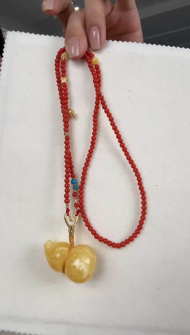 蜜蜡吊坠(赠链)银S925镶嵌精美的吊坠