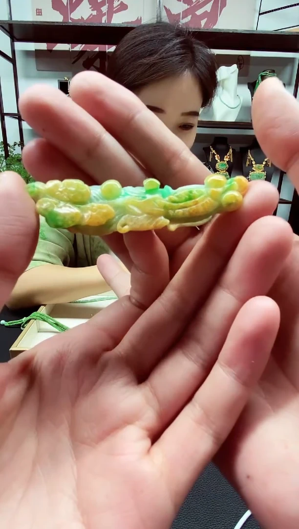 翡翠未镶嵌颈饰翡翠吊坠