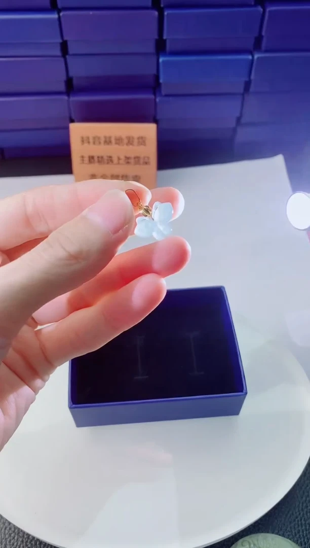 翡翠未镶嵌颈饰1111111111
