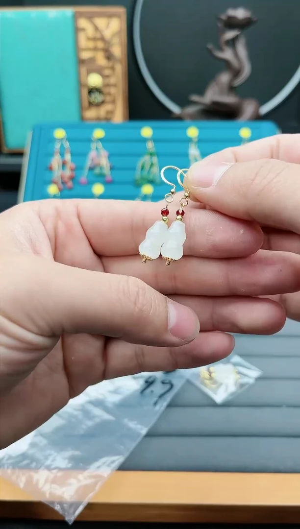 【闪购商品】玛瑙/玉髓耳钉银S925镶嵌f88000