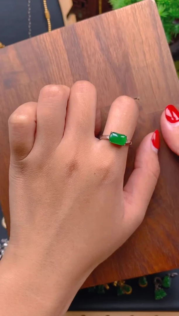 银S925镶嵌戒指翡翠马鞍戒指