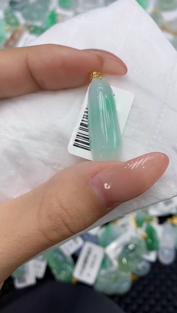 颈饰18K金镶嵌翡翠11111111