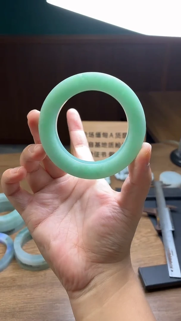 未镶嵌手镯定制翡翠北**天定制