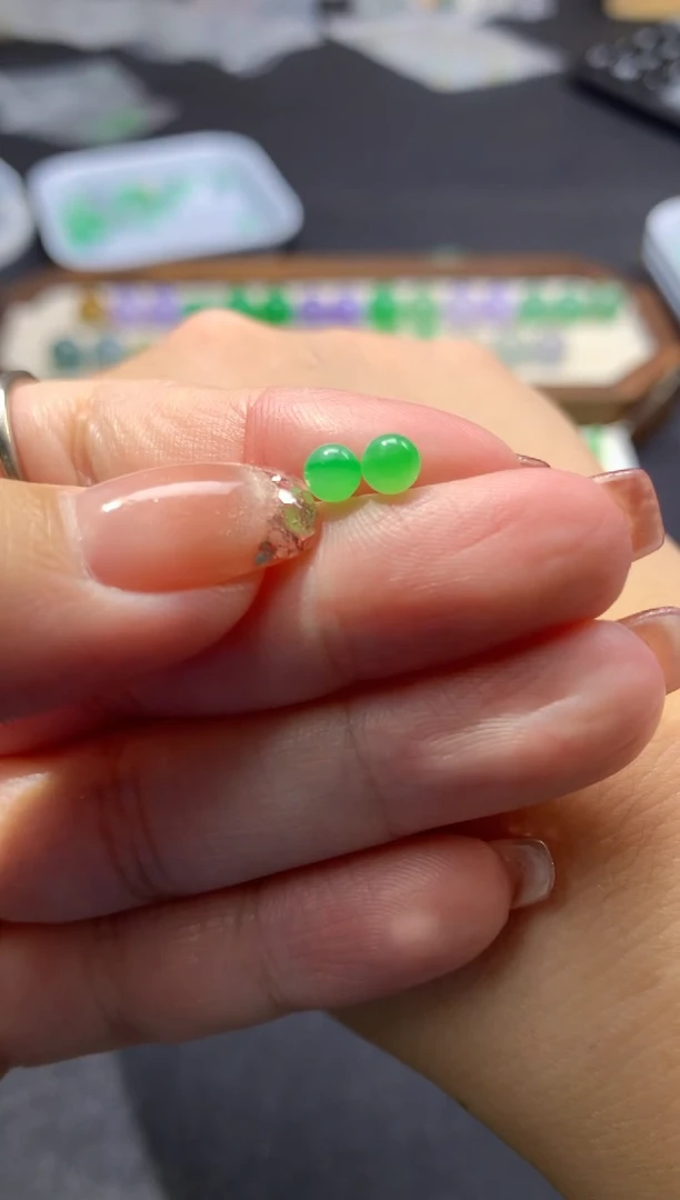 未镶嵌定制翡翠卡4.3mm