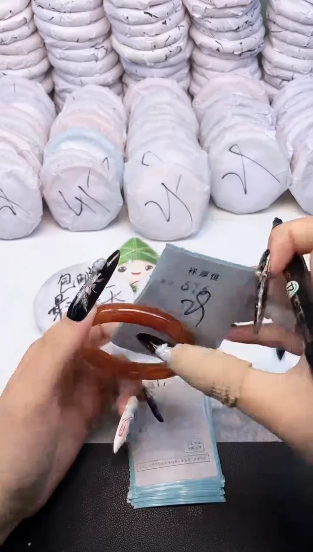 玛瑙/玉髓手镯未镶嵌616
