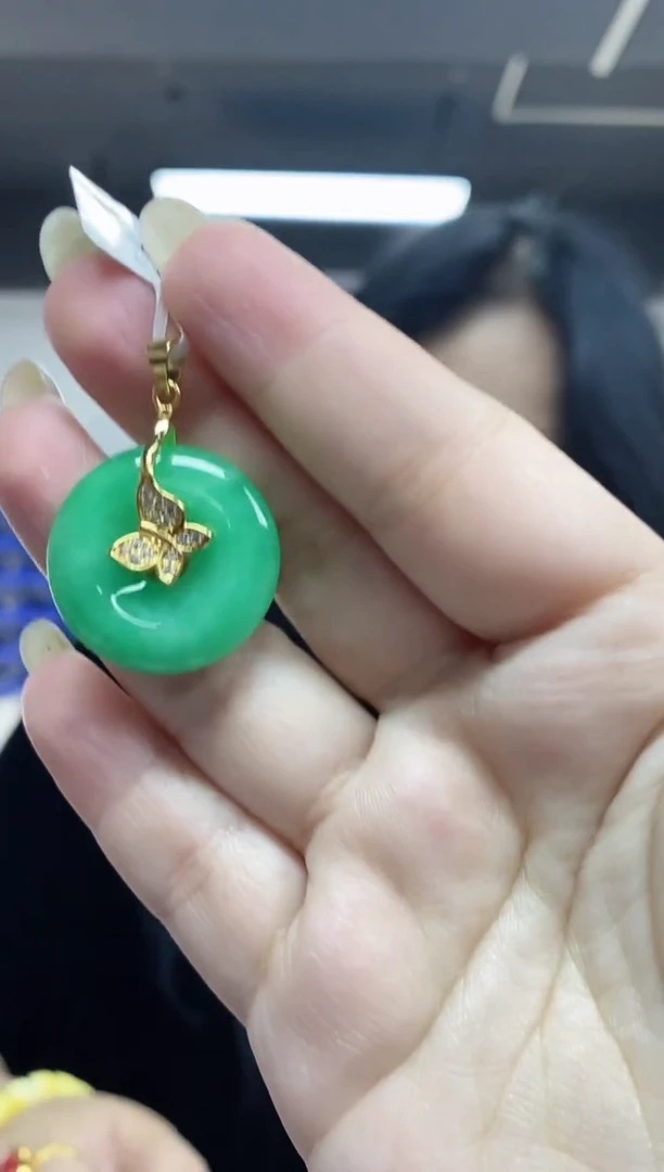 【闪购商品】翡翠吊坠(不含链)未镶嵌多样性发其一颜色微差